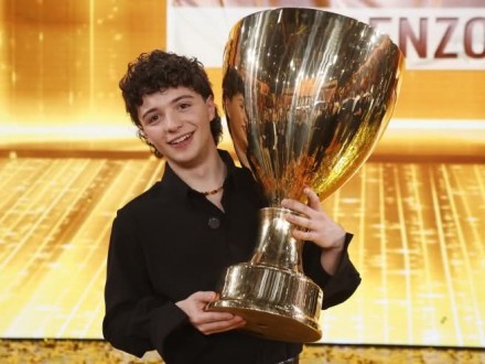 Lorenzo Salvetti conquista Amici 25: l’inizio di una nuova era musicale